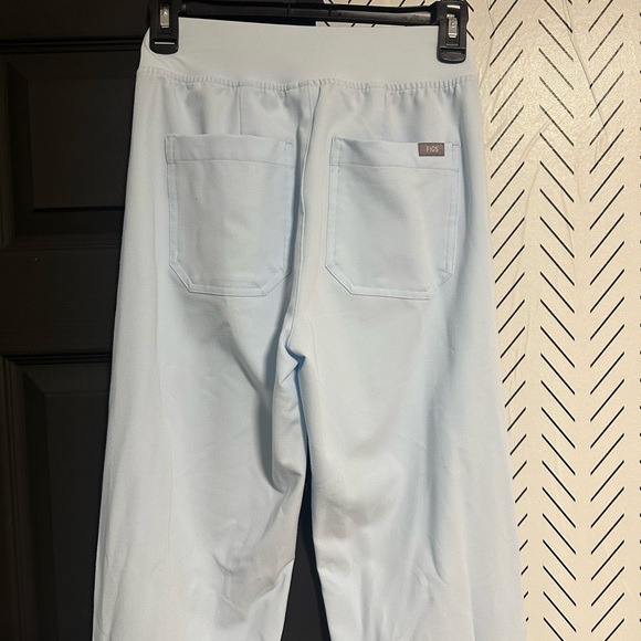 Figs Scrubs- Dusty Blue XXS Top XXS Tall Pants - Picture 3 of 3